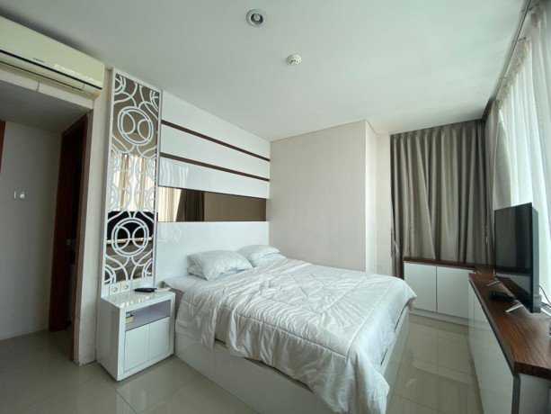 dijual-apartemen-2br-full-furnished-woodland-park-big-0